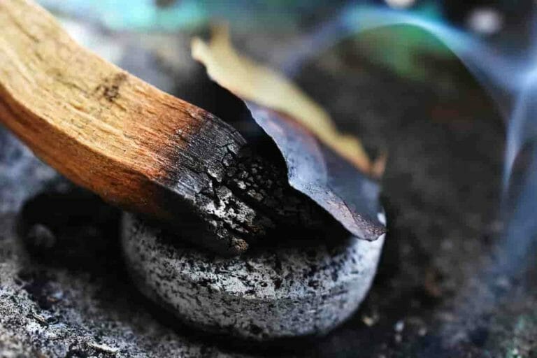 Burn bay leaf